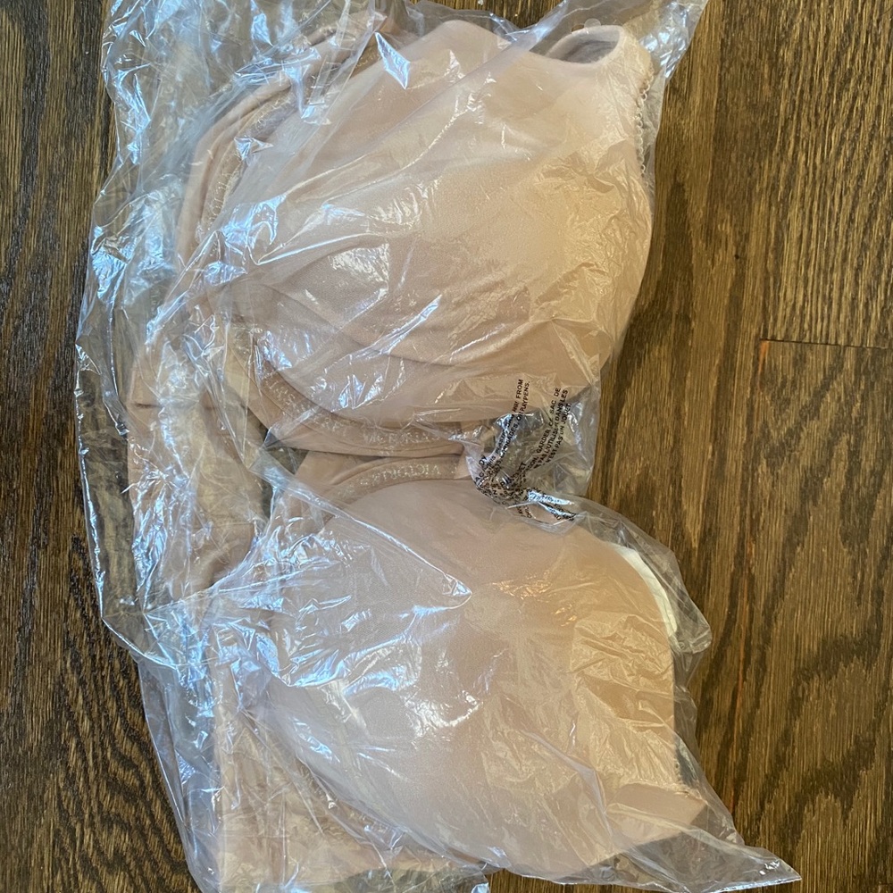 NWT Victoria’s Secret Demi Bra in Original Packing